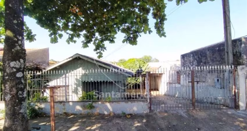 Casa de Madeira à Venda na Vila Rodrigues com 3 dormitórios