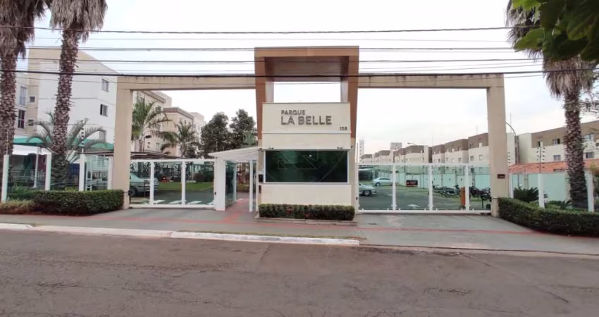 Apartamento para alugar no Edifício Parque La Belle com 2 quartos em Londrina