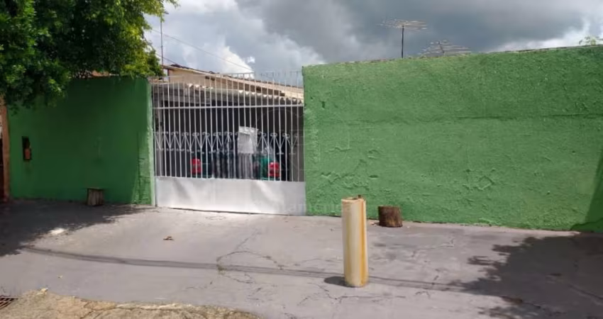 Casa à Venda Próxima à Avenida Winston Churchill - Oportunidade Imperdível!