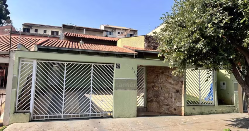 Casa à venda com 3 dormitórios no Jardim Coroados