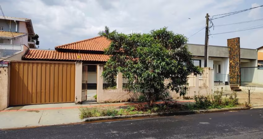 Casa à venda no Jardim Lolata com 3 quartos, sendo 1 suíte - Região Leste