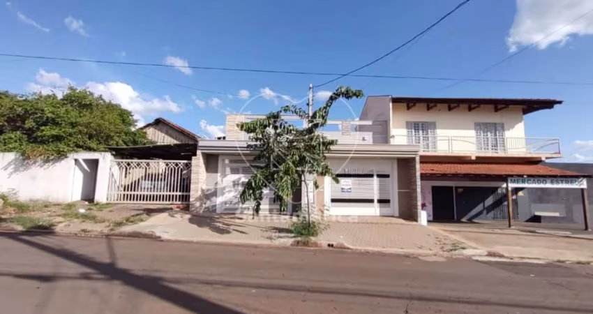 Casa à venda no Jardim Bandeirantes com 3 quartos, sendo 1 suíte