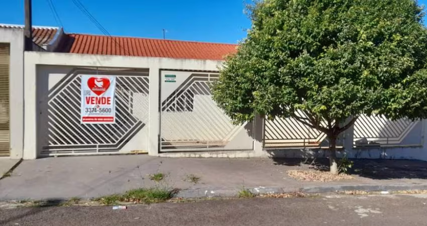 Casa para venda em Londrina no Jardim Santa Monica, com 180m² área útil