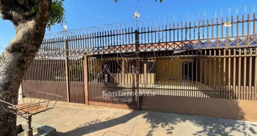 Casa com 152,73m² e 3 dormitórios sendo 1 suíte a venda na região Oeste com churrasqueira coberta aos fundos