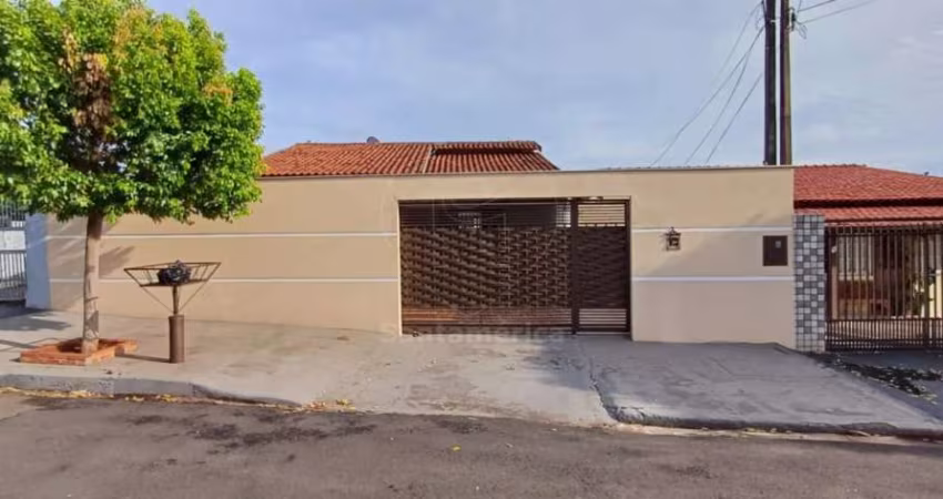Casa à venda Jardim Dom Pedro II - com 3 quartos sendo 1 suíte