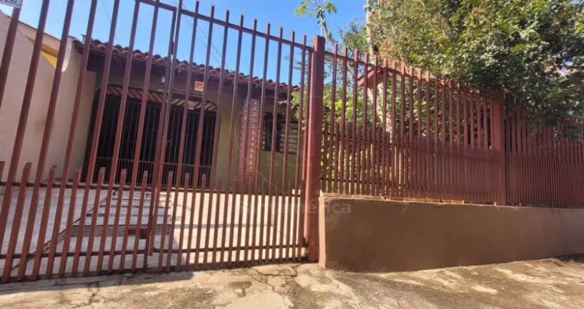 Casa à venda com 3 dormitórios no Bairro Luiz de Sá
