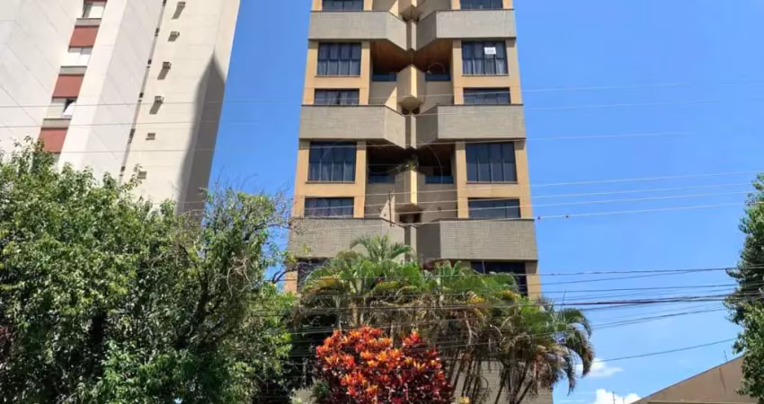 Apartamento Duplex Mobiliado no Edifício Saint Simon  à venda na Região Central