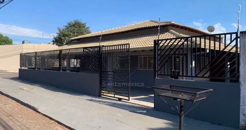 Casa à Venda com 3 Dormitórios na Região Leste ? Oportunidade!