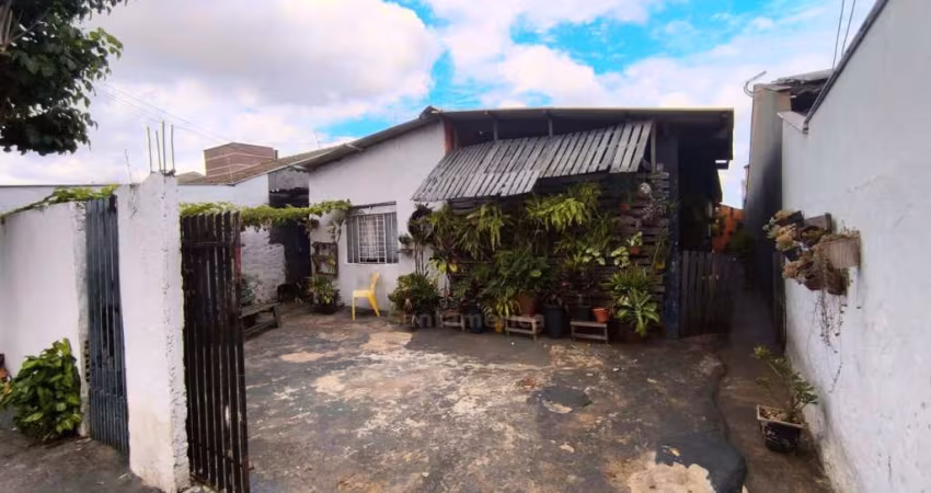 Casa à Venda na Região Leste de Londrina com 3 dormitórios sendo 1 suíte
