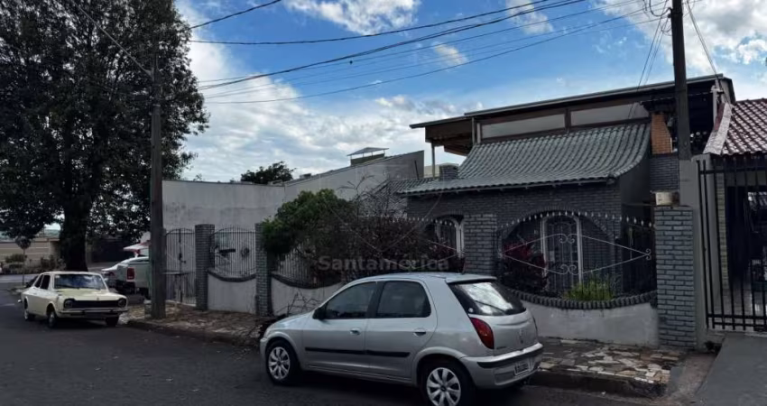 Casa á Venda com 3 Dormitórios e Churrasqueira na Região Leste de Londrina