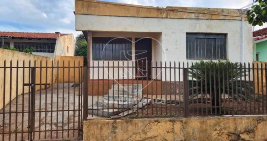 Casa próxima ao centro de Londrina com 253m² de terreno