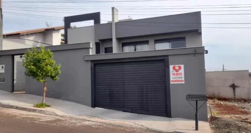 Casa à venda em Ibiporã com 232m² de área útil e acabamento impecável.