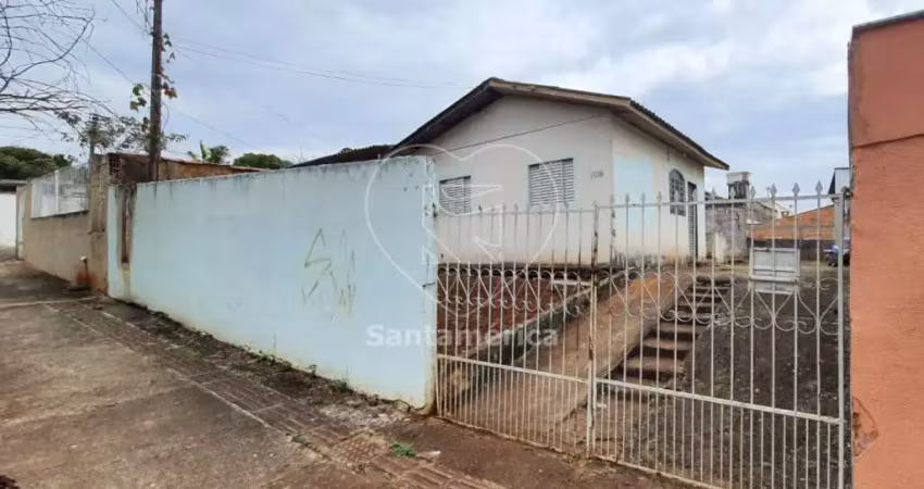 Casa à venda e aluguel no Maria Cecília, com vaga para até 4 carros.