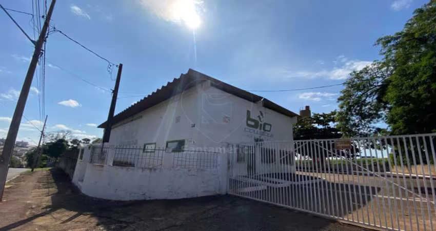 Galpão para locação na região Leste de Londrina com 20 vagas de garagem