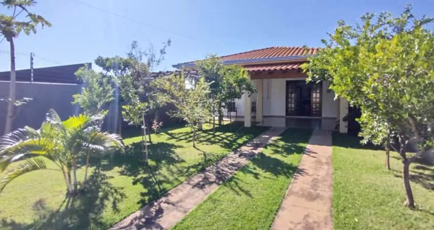 Casa à venda no Heimtal com 2 quartos, energia solar e churrasqueira