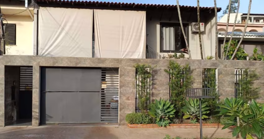Casa à Venda com 3 quartos e 1 suíte, com cozinha planejada no Jardim Alvorada