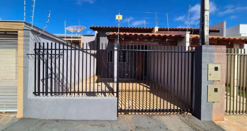 Casa à venda com 2 dormitórios e área de lazer integrada - Região Norte de Londrina.