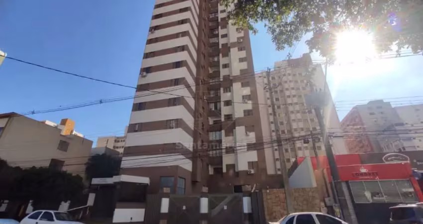 Apartamento com sala ampla, 2 banheiros e vaga de garagem