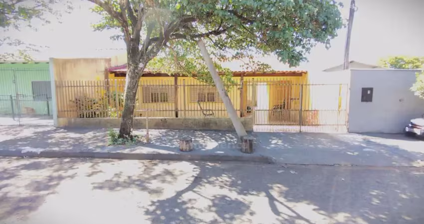 Casa à venda no conjunto farid libos com 3 quartos na região norte de londrina
