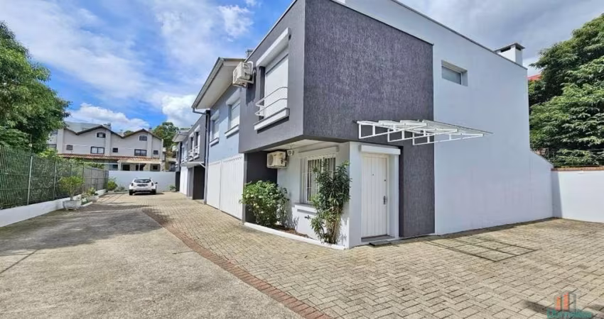 Casa em condomínio fechado com 3 quartos à venda na Rua Caetano Pedroni, 85, Nossa Senhora da Saúde, Caxias do Sul