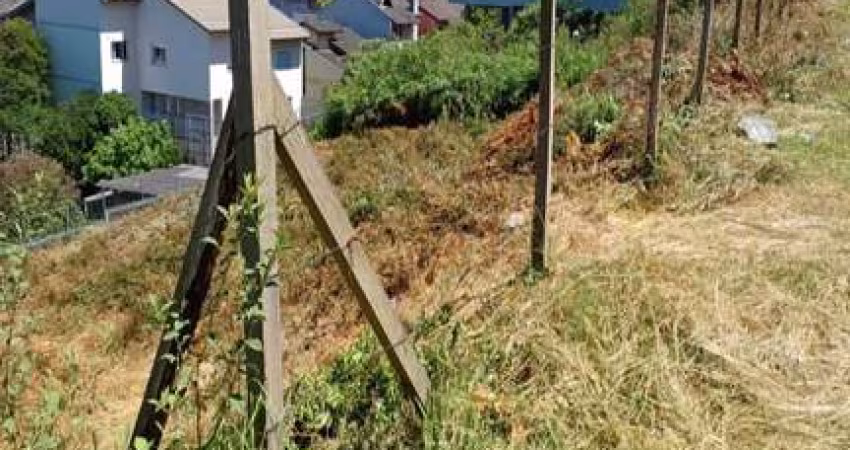 Terreno à venda na Rua Lauro Machado, 397, Kayser, Caxias do Sul