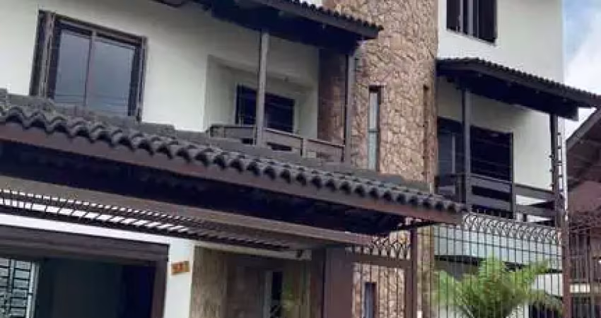 Casa com 5 quartos à venda na Rua Angelo Segalla, 527, Petrópolis, Caxias do Sul