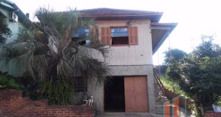 Casa com 4 quartos à venda na Affonso Arinos, 127, Rio Branco, Caxias do Sul