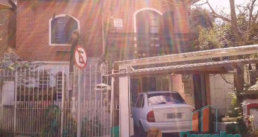 Casa com 3 quartos à venda na Rua Carlos Ceroni, 11, Rio Branco, Caxias do Sul