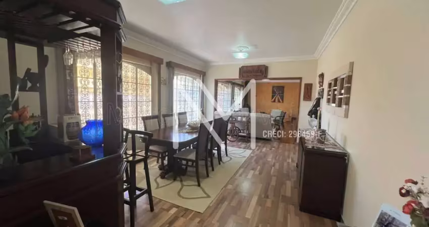 Casa para venda 3 Quartos 2 Suíte - 300m² - Bosque dos Eucaliptos
