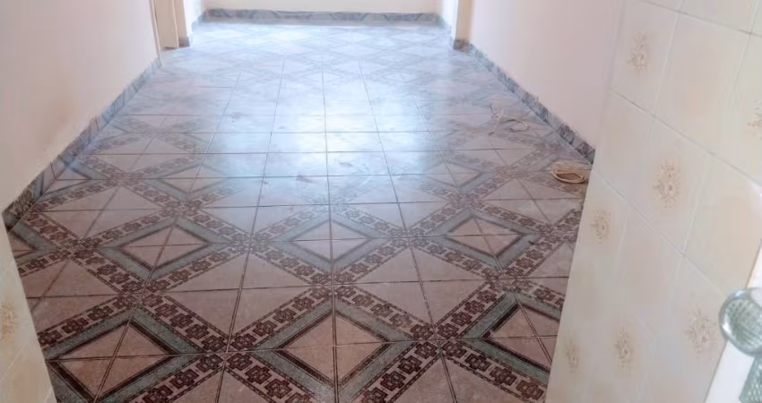 Excelente apartamento bem amplo, sol da manhã, primeiro andar.  Penha Circular