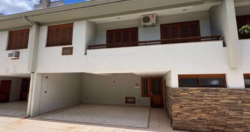 CASA COND. 6 QUARTOS 520 M