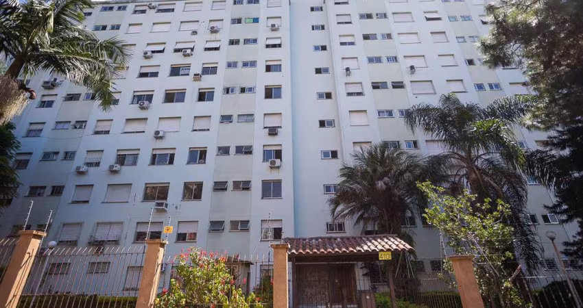 Apartamento de 2 dormitórios finamente reformado ao lado do SESC