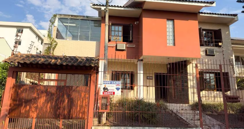 Casa com 4 Quartos e 3 banheiros, 431 m²