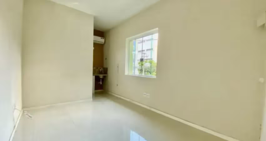 Sala comercial para alugar na Rua Conselheiro Lafayette, 97, Embaré, Santos