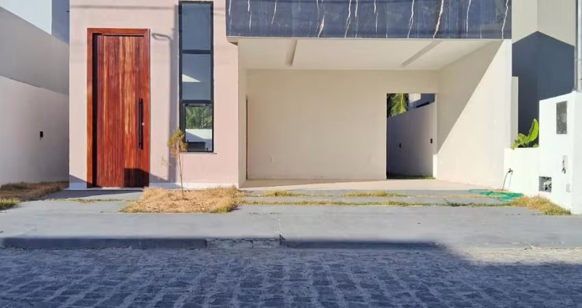 Belíssima casa pronta para morar no Condomínio sol e praia