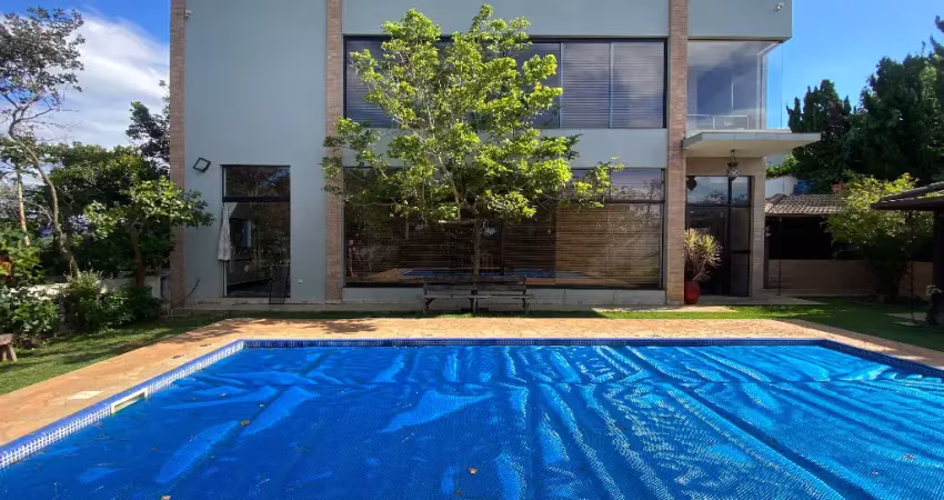 Casa estilo chácara a venda na região de Atibaia com ótima localização