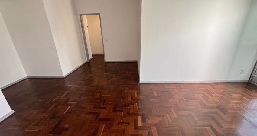 Lindo apartamento muito bem localizado e pronto para morar.