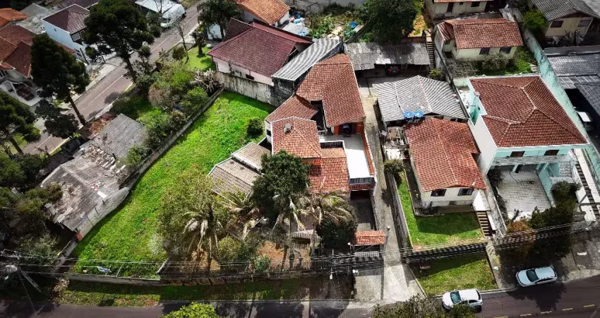 Casa à venda na Rua Willian Walter Atkinson, 162, Vista Alegre, Curitiba