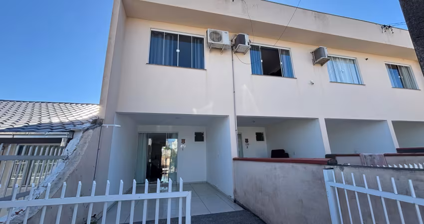 Casa com 2 quartos à venda na Avenida Nereu Ramos, 890, Centro, Penha