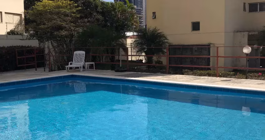 Aluga-se apartamento com varanda 70m2 perto metrô brooklin - rua tranquila  perto de ótimo comércio local