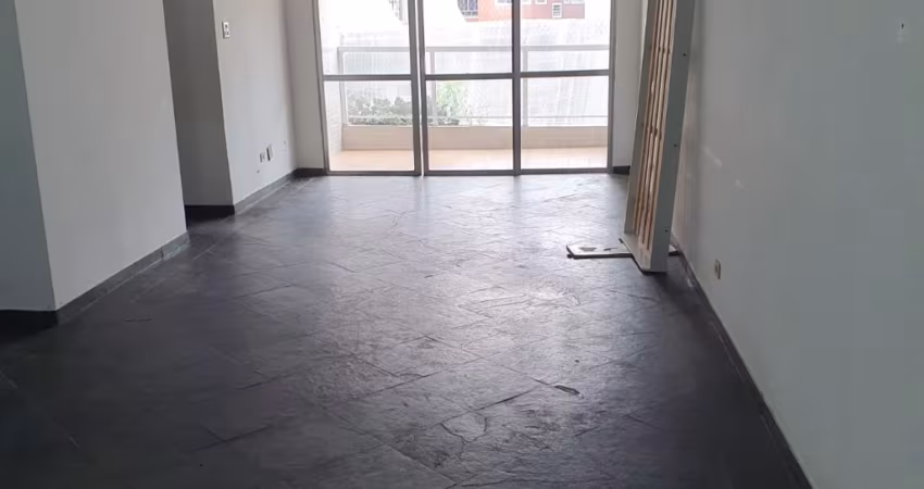 Amplo apartamento 3 dorm, suíte, dep completa, 150m² área útil, varanda, próximo a praia