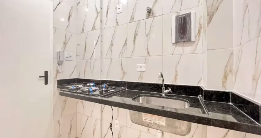 Sala living dividida quarto/sala, reformada, garagem, elevador, ponta da praia