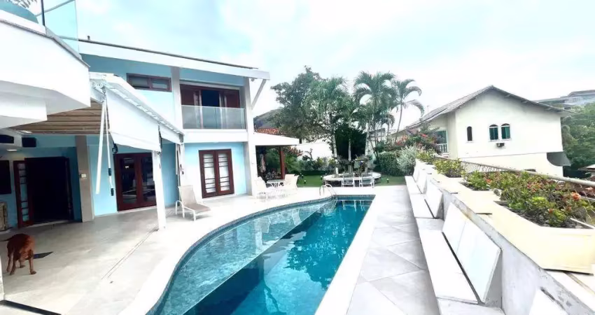 Casa à venda em Rio de Janeiro, Jacarepaguá, com 5 suítes, com 655 m², Eldorado
