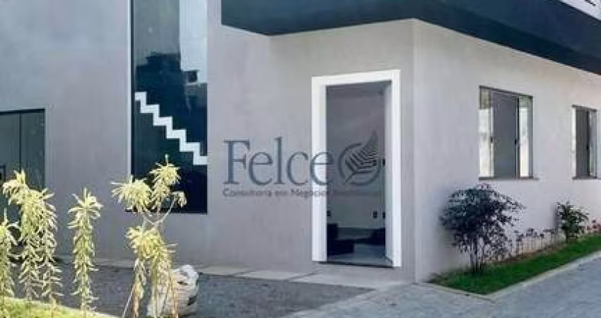 Casa à venda em Rio de Janeiro, Jacarepaguá, com 4 quartos, com 150 m²