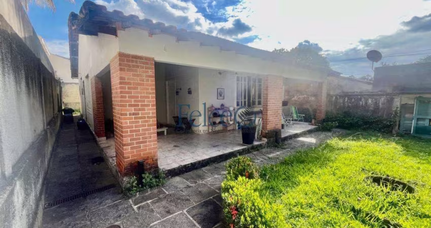 Casa à venda em Rio de Janeiro, Freguesia (Jacarepaguá), com 3 quartos, com 325 m²