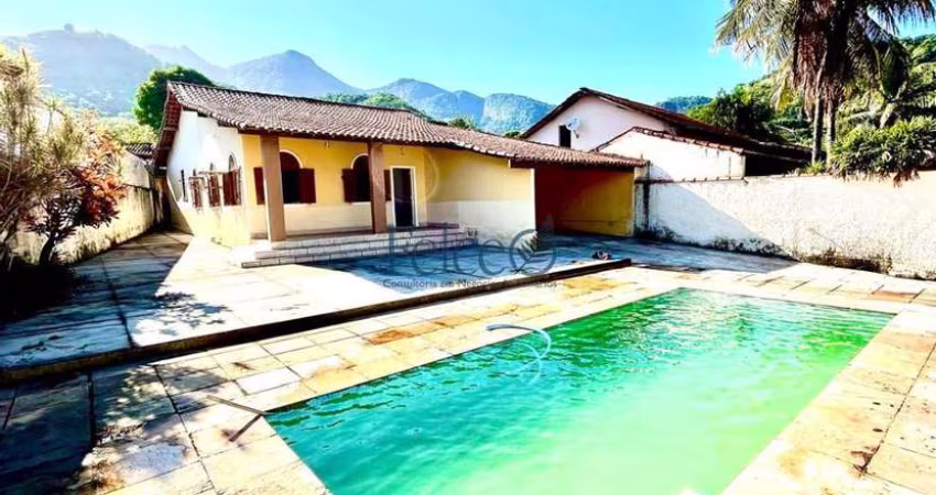 Venda casa em Jacarepaguá, VAZIA.