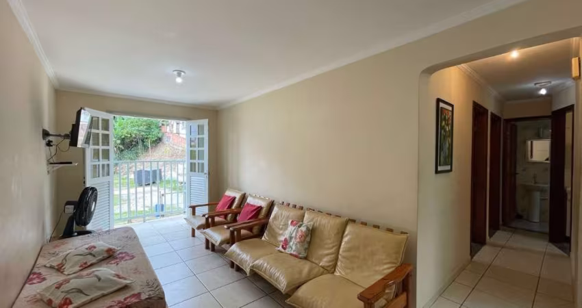 Apartamento com 02 dormitórios à 50 metros da orla.