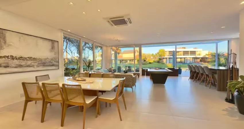 Sobrado no Enseada Lagos Xangrilá / 422m² de área construída