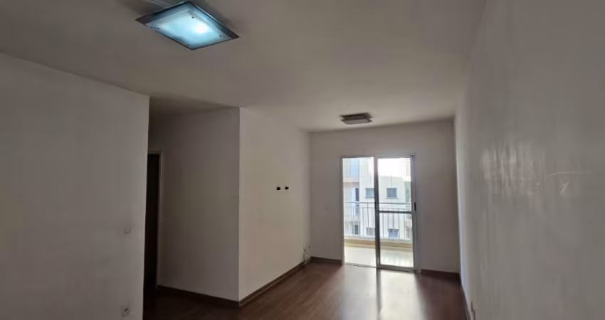 Apartamento de 80m² no Alphaview em andar alto com 3 dormitórios (1 suíte) e 2 vagas de garagem