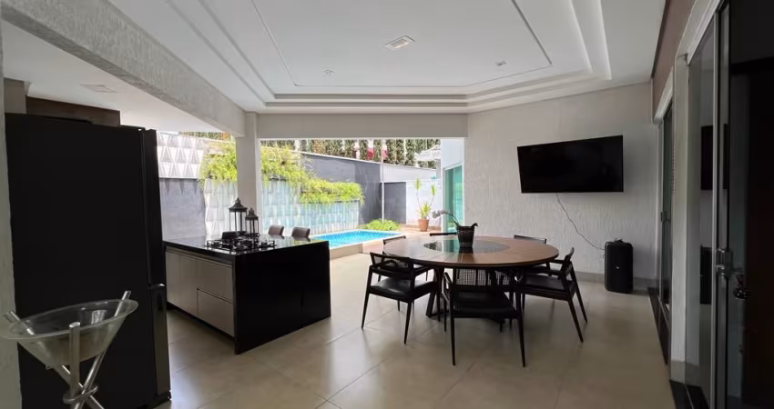 Sobrado Jardins Mônaco com 340 m² e 5 quartos com 4 suítes. Aparecida de Goiânia